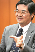 尾﨑 幸博氏 NTT西日本 取締役 ブロードバンド推進本部 BBアクセスサービス部長