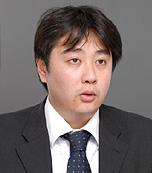 岩崎 雅岩崎 雅氏氏 株式会社ヒガ・インダストリーズ マーケティング部 広告販促グループ スーパーバイザー