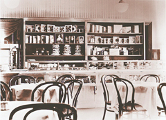 JUCHHEIM'S」店内