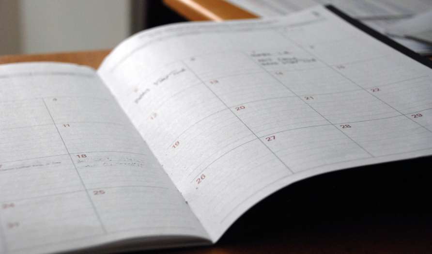 年間休日120日以上