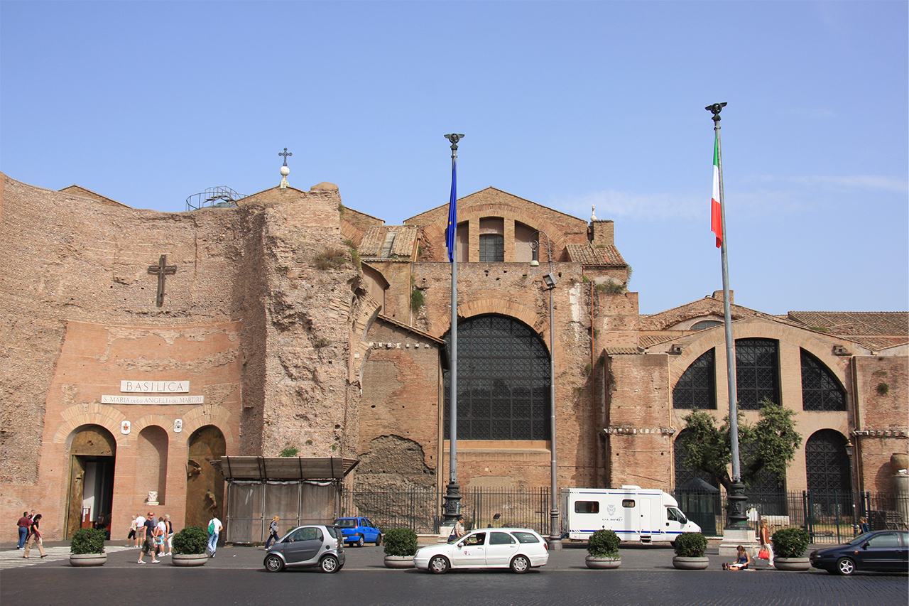 サンタ・マリア・デランジェリ・エ・デイ・マルティーリ聖堂（Santa Maria degli Angeli e dei Martiri）